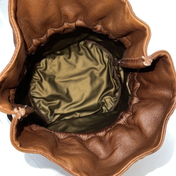 Gucci Leather Cinch Small Bucket Bag Purse - Picture 5 of 12